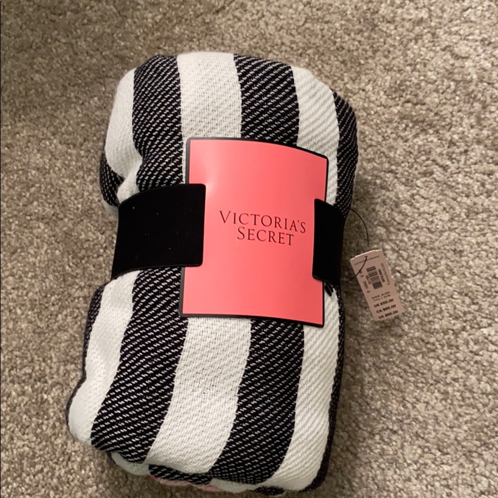 VS beach blanket